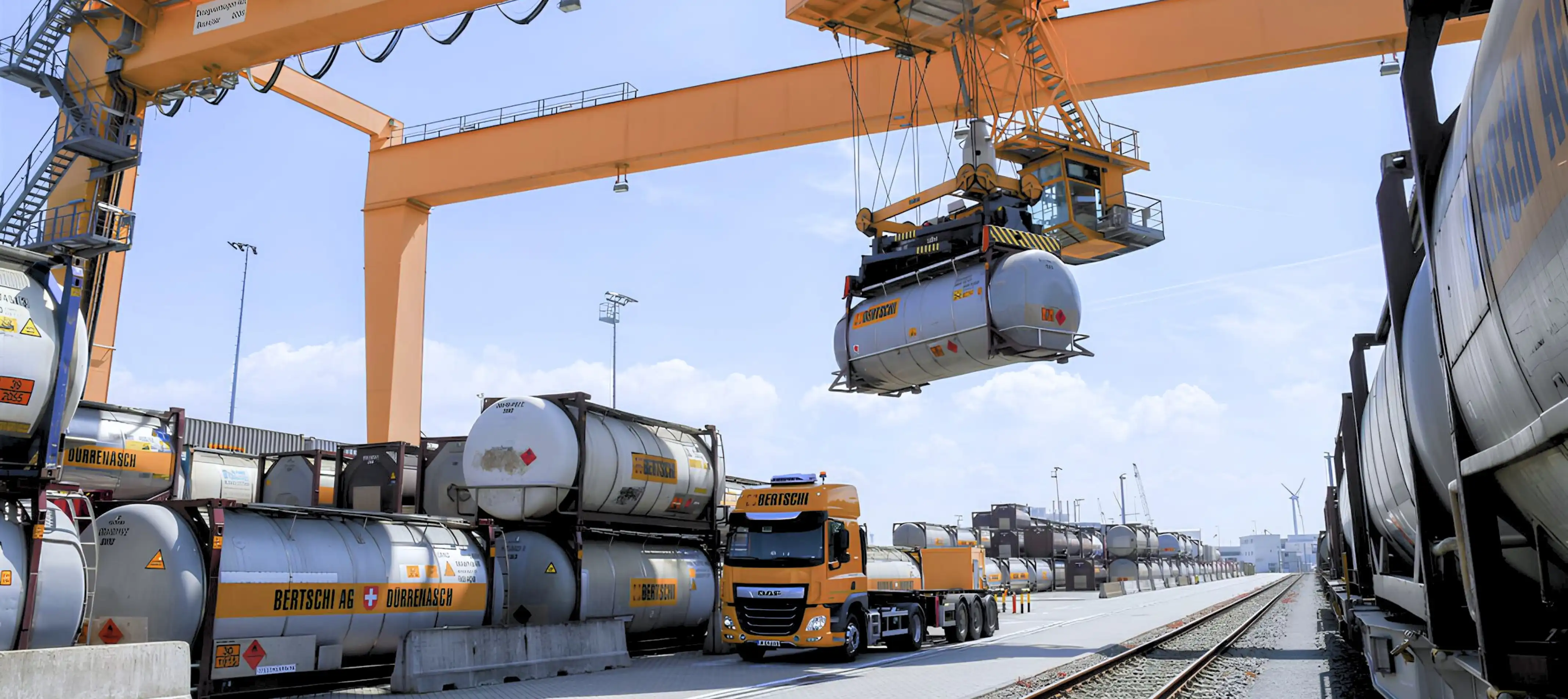 Giant-Transporter-Indonesia_Isotank