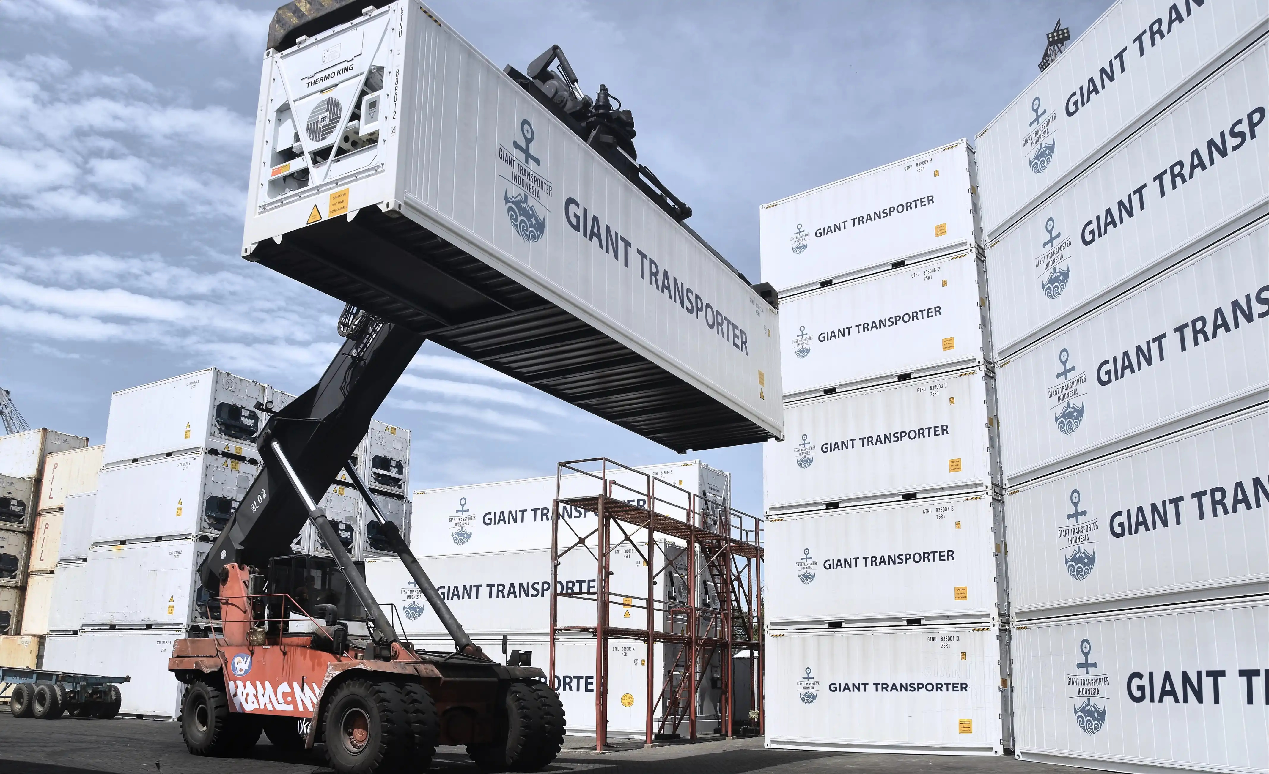 Refrigerated Containers